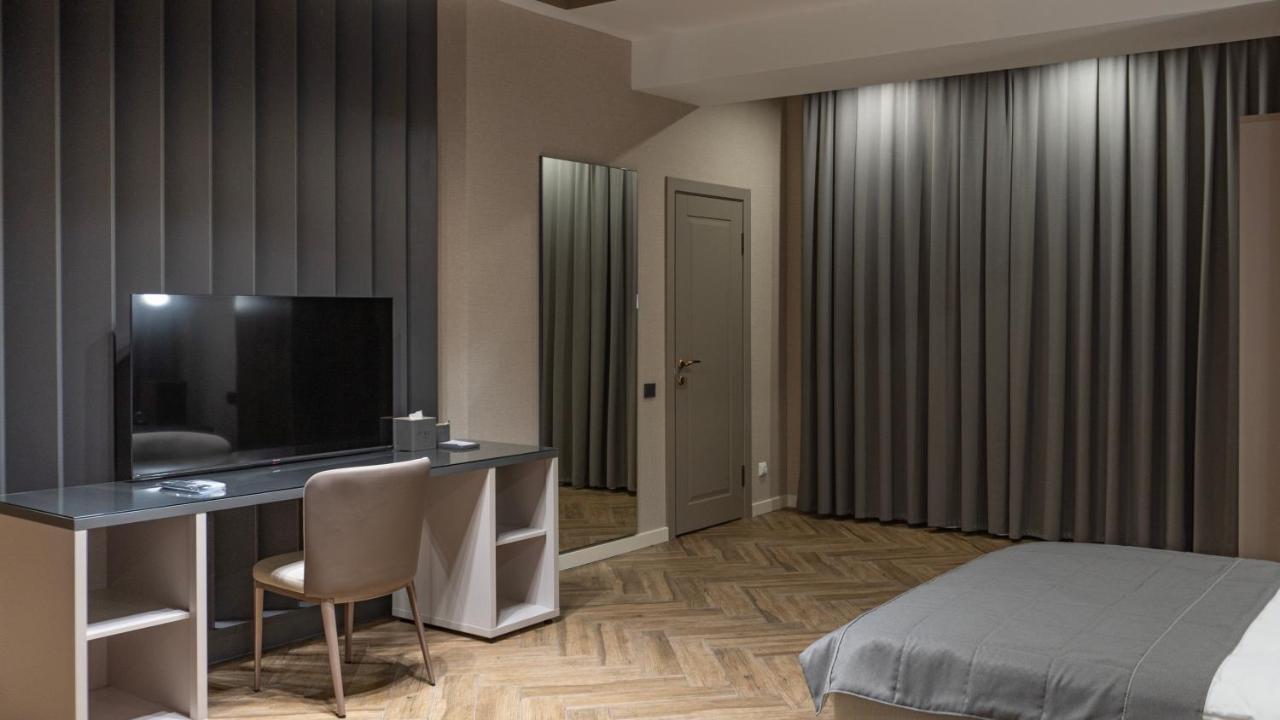 Five Hotel Bisjkek Eksteriør bilde