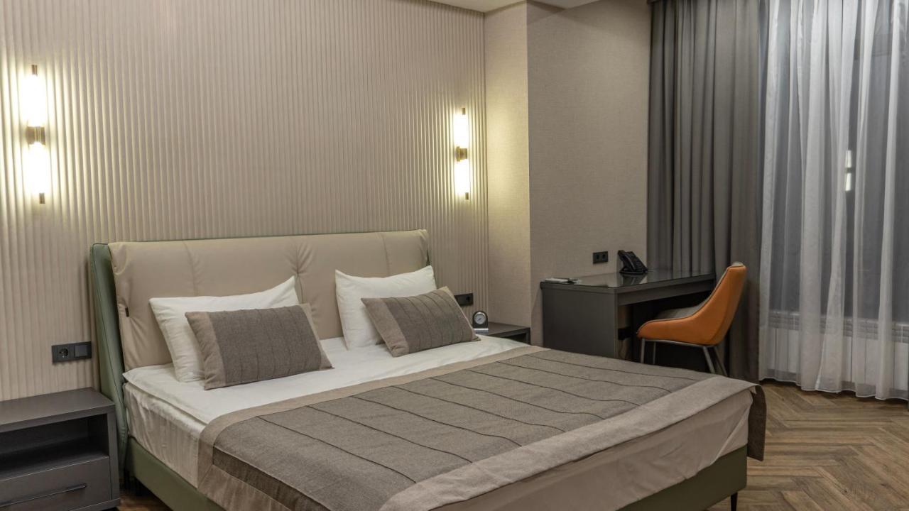 Five Hotel Bisjkek Eksteriør bilde