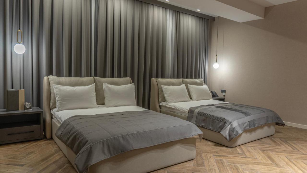 Five Hotel Bisjkek Eksteriør bilde