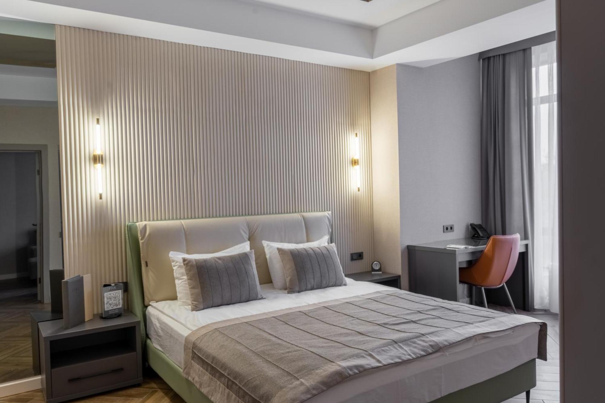 Five Hotel Bisjkek Eksteriør bilde