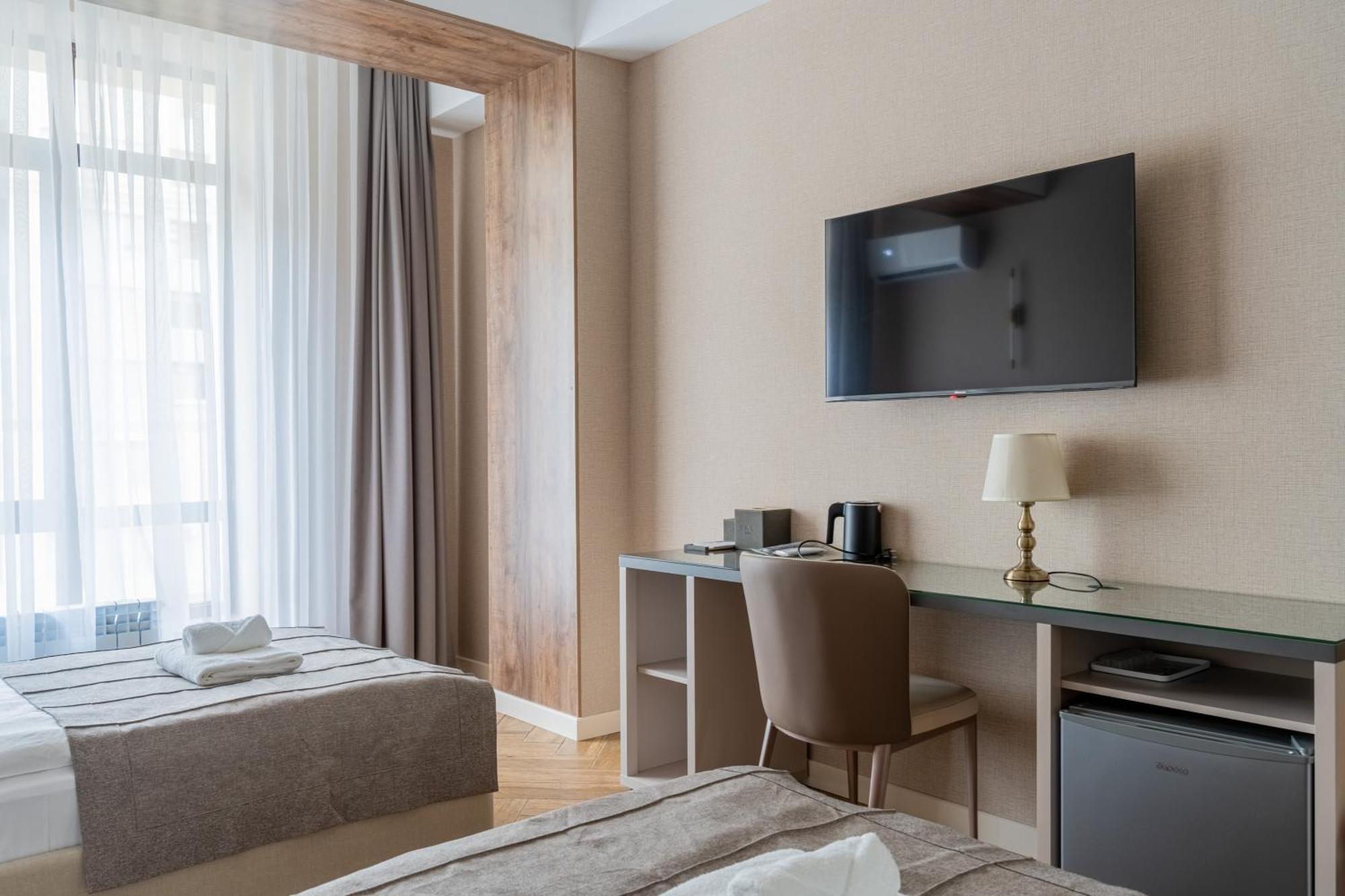Five Hotel Bisjkek Eksteriør bilde