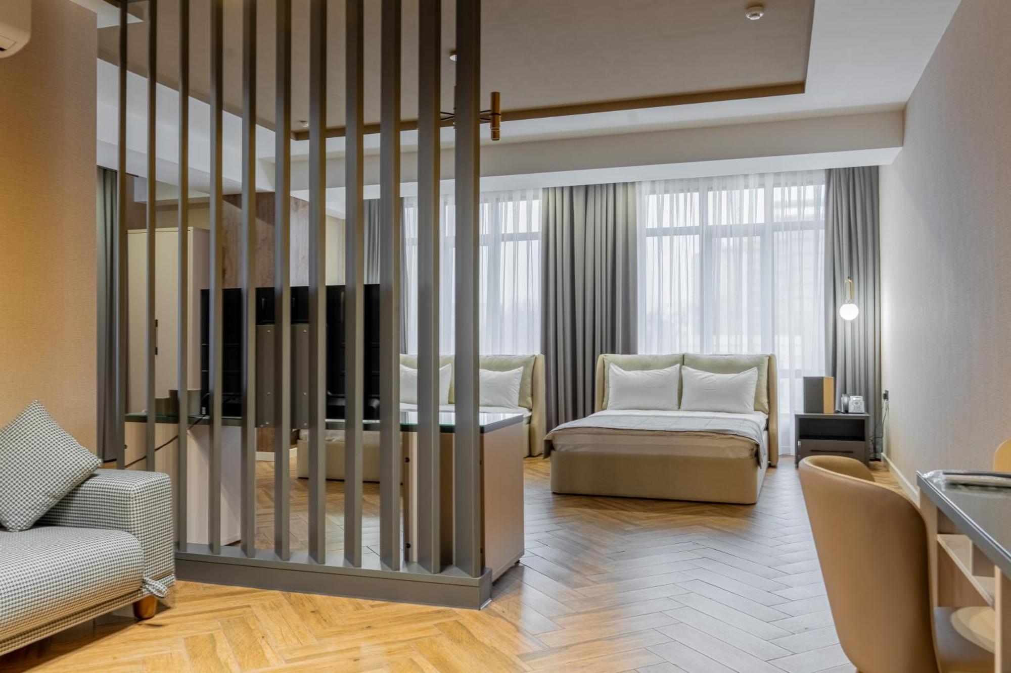 Five Hotel Bisjkek Eksteriør bilde